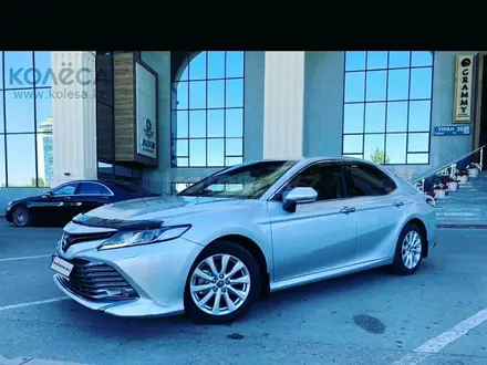 Toyota Camry 2019 года за 14 500 000 тг. в Астана