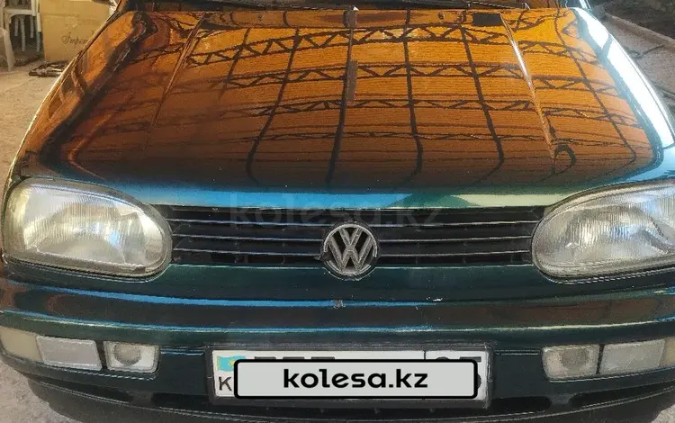 Volkswagen Golf 1997 годаүшін2 200 000 тг. в Алматы