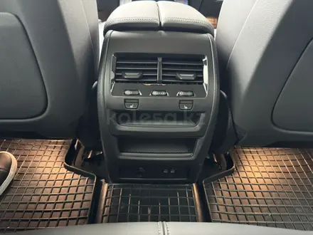 Land Rover Range Rover 2018 года за 33 500 000 тг. в Алматы – фото 30