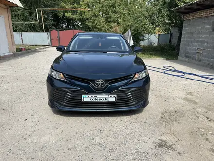 Toyota Camry 2018 года за 13 000 000 тг. в Алматы