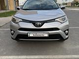 Toyota RAV4 2019 года за 12 800 000 тг. в Туркестан – фото 2
