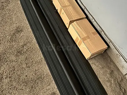 Штатные подножки LAND ROVER за 140 000 тг. в Астана – фото 2