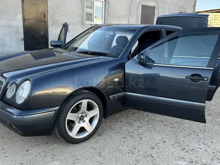 Mercedes-Benz E 200 1998 годаүшін3 100 000 тг. в Актау – фото 7