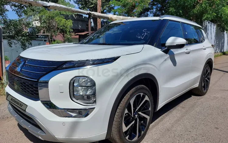 Mitsubishi Outlander 2023 года за 21 500 000 тг. в Алматы