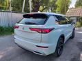 Mitsubishi Outlander 2023 года за 21 500 000 тг. в Алматы – фото 12