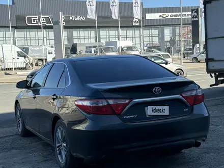 Toyota Camry 2015 года за 7 200 000 тг. в Атырау – фото 3