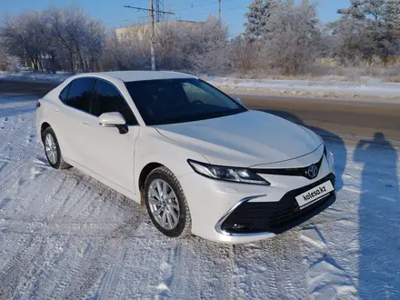 Toyota Camry 2023 года за 16 700 000 тг. в Павлодар – фото 2