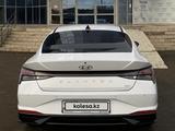 Hyundai Elantra 2023 года за 13 250 000 тг. в Уральск – фото 4