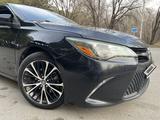 Toyota Camry 2017 года за 8 800 000 тг. в Алматы – фото 2