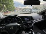 Hyundai Elantra 2018 года за 7 400 000 тг. в Атырау – фото 5