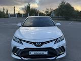 Toyota Camry 2023 года за 13 800 000 тг. в Кызылорда