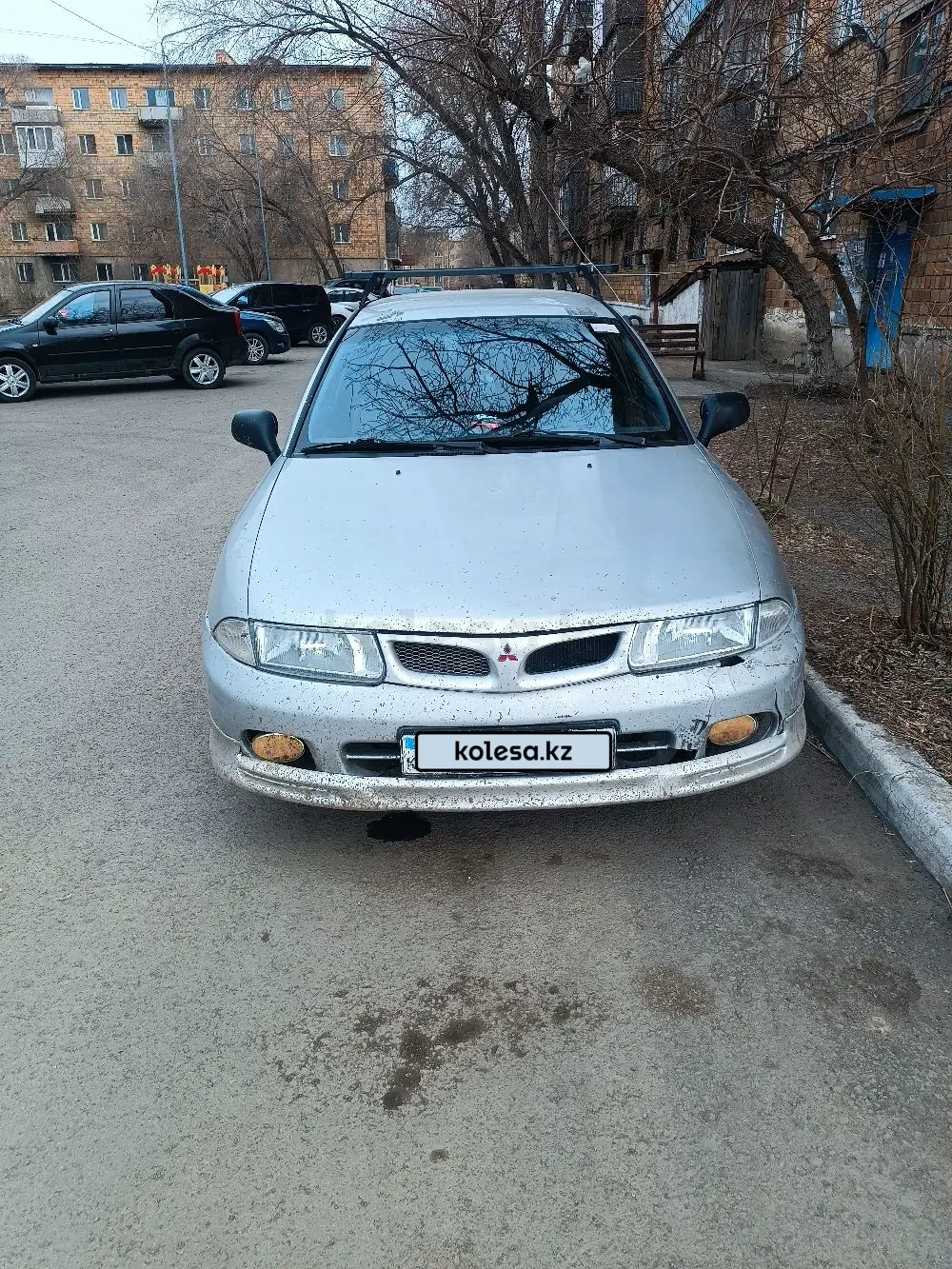 Mitsubishi Carisma, 1996