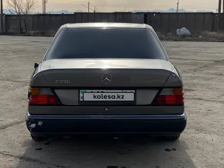 Mercedes-Benz E 230 1990 года за 1 150 000 тг. в Шымкент – фото 4