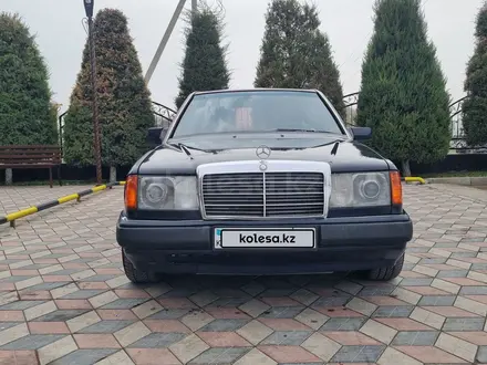 Mercedes-Benz E 220 1993 года за 2 100 000 тг. в Сарыагаш