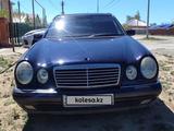 Mercedes-Benz E 230 1997 года за 1 350 000 тг. в Атырау – фото 2