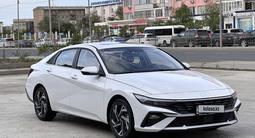 Hyundai Elantra 2023 года за 8 800 000 тг. в Атырау