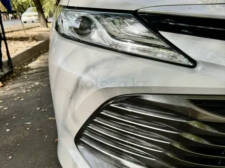 Toyota Camry 2019 года за 16 300 000 тг. в Алматы – фото 11