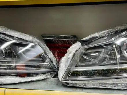 Передние фары Mercedes — Benz W204 рестайлинг за 1 000 тг. в Алматы
