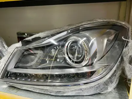 Передние фары Mercedes — Benz W204 рестайлинг за 1 000 тг. в Алматы – фото 3