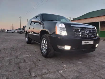 Cadillac Escalade 2007 года за 10 400 000 тг. в Жанаозен