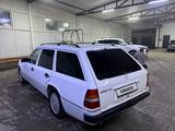 Mercedes-Benz E 200 1992 года за 1 550 000 тг. в Кокшетау – фото 2