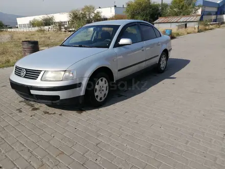 Volkswagen Passat 1998 года за 2 300 000 тг. в Алматы – фото 4