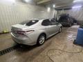 Toyota Camry 2019 года за 11 000 000 тг. в Павлодар – фото 2