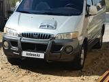Hyundai Starex 2002 года за 2 700 000 тг. в Атырау – фото 2