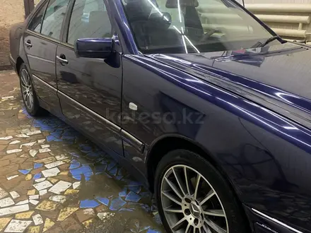 Mercedes-Benz E 320 1997 года за 3 400 000 тг. в Кызылорда – фото 6