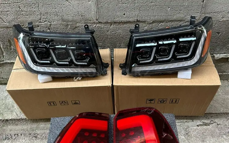 Фара фонари на Toyota Land Cruiser 100 за 220 000 тг. в Караганда