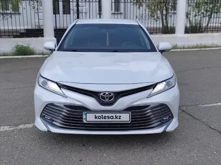 Toyota Camry 2018 года за 13 000 000 тг. в Семей – фото 3