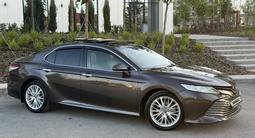 Toyota Camry 2018 годаfor13 500 000 тг. в Шымкент – фото 3