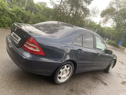 Mercedes-Benz C 180 2002 года за 3 800 000 тг. в Алматы – фото 3