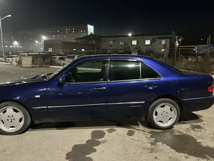 Mercedes-Benz E 280 1996 года за 2 100 000 тг. в Караганда – фото 5