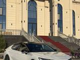 Toyota Camry 2021 года за 13 350 000 тг. в Караганда – фото 2