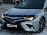 Toyota Camry 2020 года за 11 200 000 тг. в Алматы – фото 4