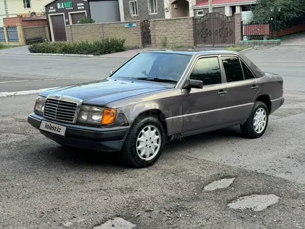 Mercedes-Benz E 300 1992 года за 1 200 000 тг. в Астана – фото 3