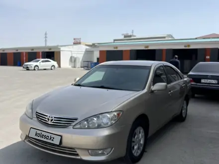 Toyota Camry 2004 года за 4 500 000 тг. в Актау – фото 2