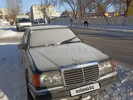 Mercedes-Benz E 200 1992 года за 1 200 000 тг. в Костанай – фото 3