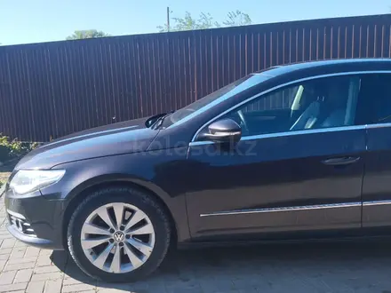 Volkswagen Passat CC 2011 года за 4 500 000 тг. в Актобе – фото 2