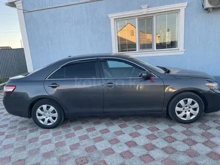 Toyota Camry 2011 года за 5 500 000 тг. в Атырау – фото 3