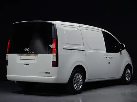 Hyundai Staria Van 2024 года за 16 500 000 тг. в Алматы – фото 3