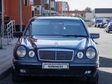 Mercedes-Benz E 320 1997 года за 2 800 000 тг. в Алматы