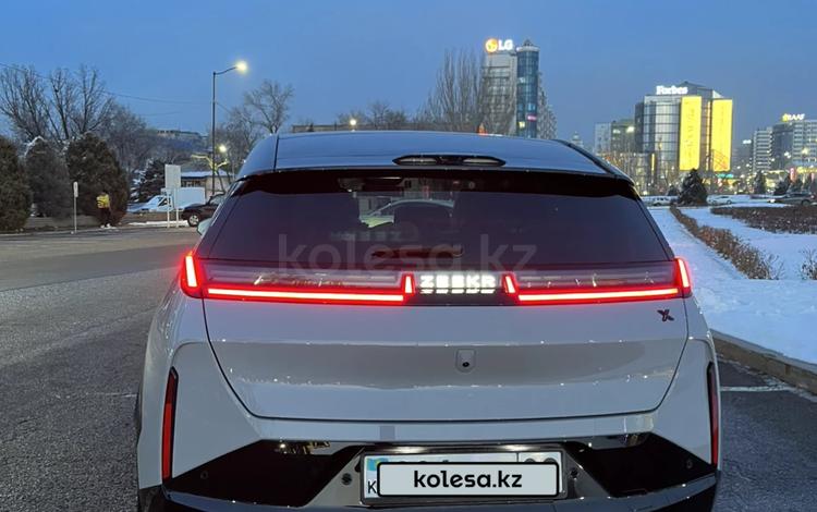 Zeekr X — миниатюра 5