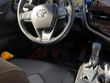 Toyota Camry 2023 годаүшін17 000 000 тг. в Актобе – фото 5