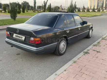 Mercedes-Benz E 230 1991 года за 1 150 000 тг. в Талдыкорган – фото 4