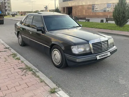 Mercedes-Benz E 230 1991 года за 1 150 000 тг. в Талдыкорган