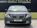 Toyota Camry 2014 года за 9 200 000 тг. в Актобе – фото 2