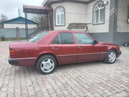 Mercedes-Benz E 260 1992 года за 2 500 000 тг. в Алматы – фото 33