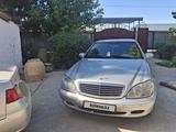 Mercedes-Benz S 320 1998 года за 3 000 000 тг. в Жетысай – фото 2